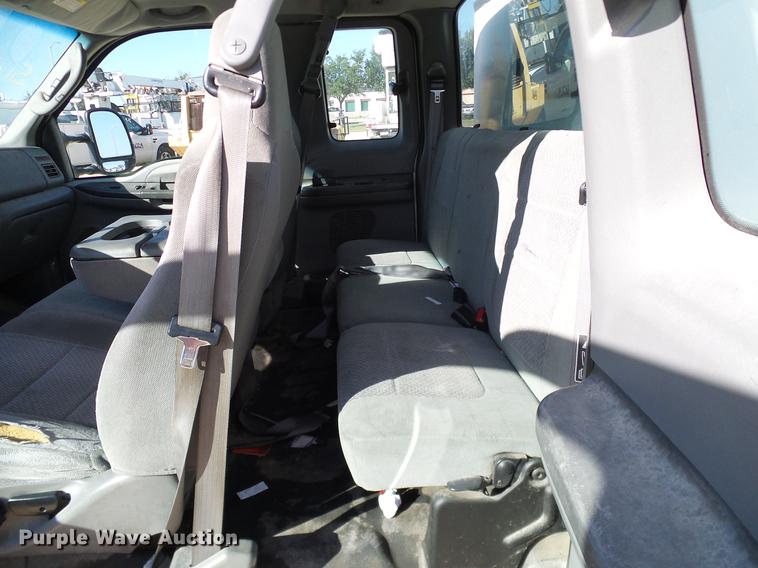 image for item DC2236 2004 Ford F350 Super Duty SuperCab utility bed pickup truck