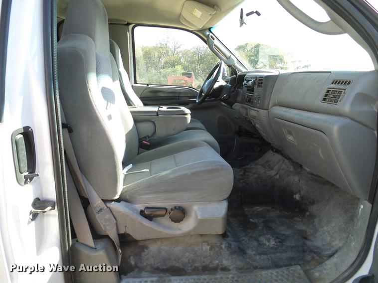 image for item DC2236 2004 Ford F350 Super Duty SuperCab utility bed pickup truck