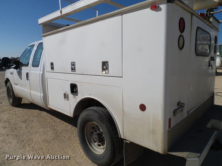image for item DC2236 2004 Ford F350 Super Duty SuperCab utility bed pickup truck