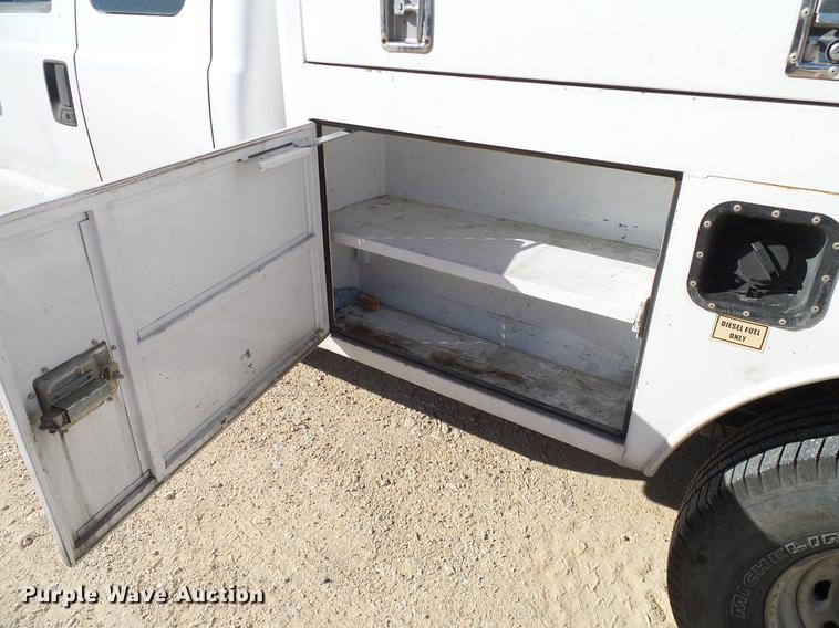 image for item DC2236 2004 Ford F350 Super Duty SuperCab utility bed pickup truck