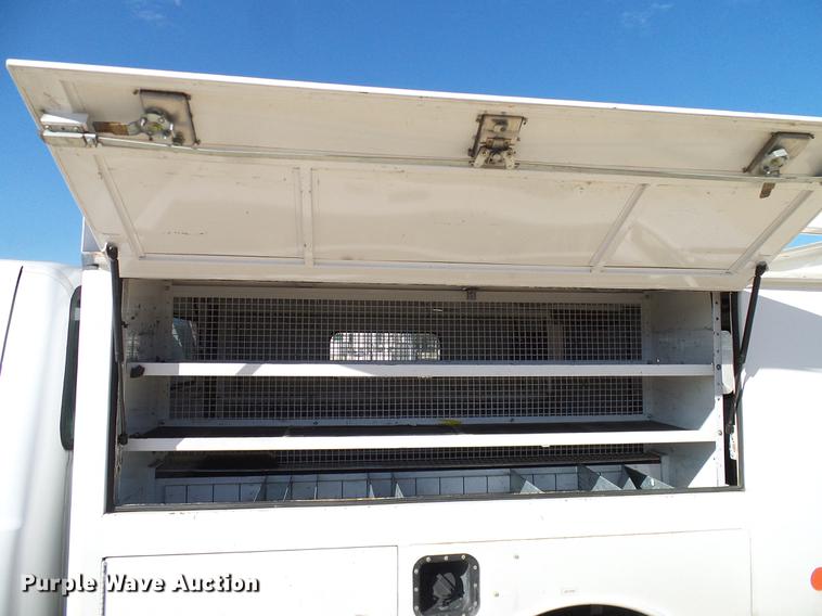 image for item DC2236 2004 Ford F350 Super Duty SuperCab utility bed pickup truck