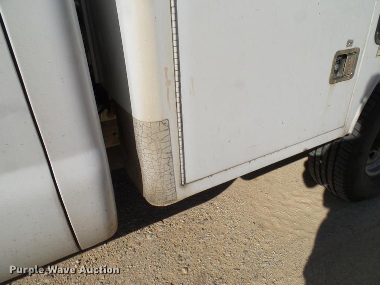 image for item DC2236 2004 Ford F350 Super Duty SuperCab utility bed pickup truck