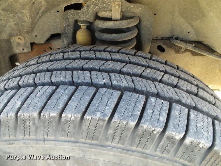 image for item DC2236 2004 Ford F350 Super Duty SuperCab utility bed pickup truck