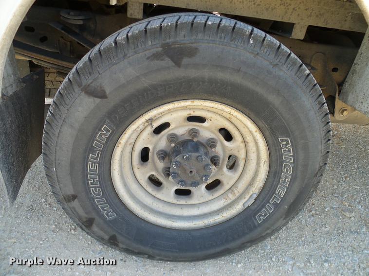 image for item DC2236 2004 Ford F350 Super Duty SuperCab utility bed pickup truck