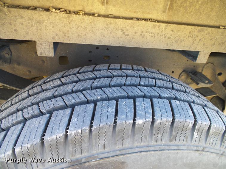 image for item DC2236 2004 Ford F350 Super Duty SuperCab utility bed pickup truck