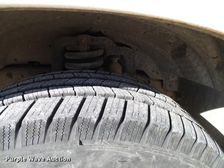 image for item DC2236 2004 Ford F350 Super Duty SuperCab utility bed pickup truck