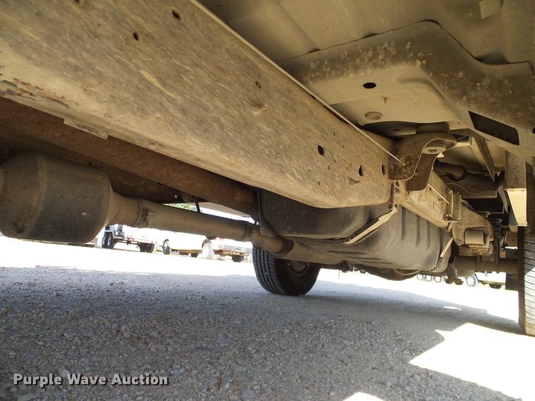 image for item DC2236 2004 Ford F350 Super Duty SuperCab utility bed pickup truck