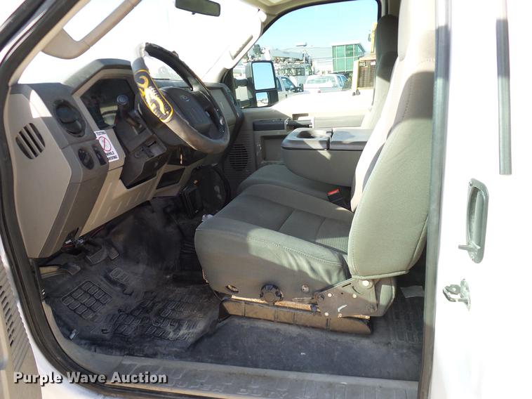 image for item DC2237 2010 Ford F550 SuperCab utility bed truck