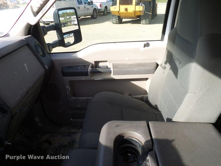 image for item DC2237 2010 Ford F550 SuperCab utility bed truck