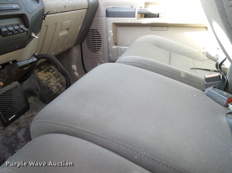 image for item DC2237 2010 Ford F550 SuperCab utility bed truck