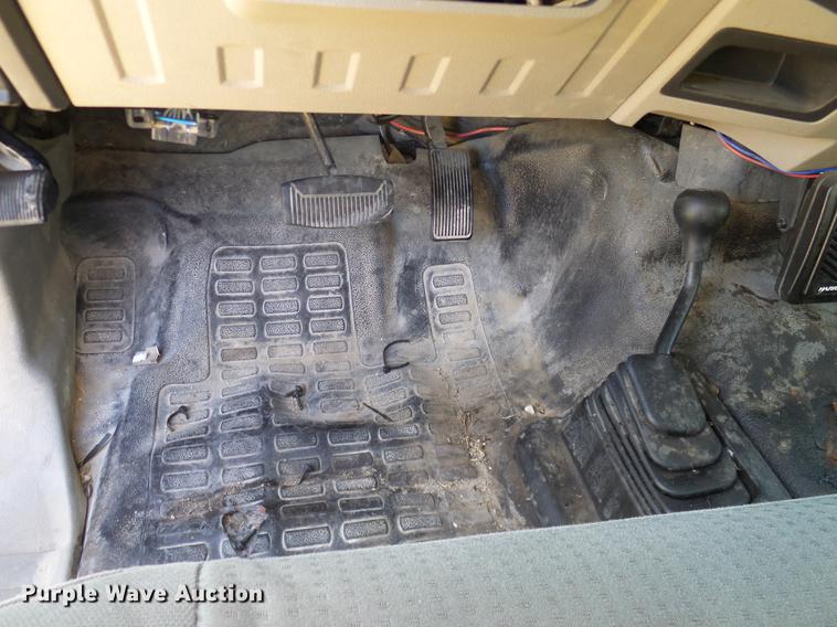 image for item DC2237 2010 Ford F550 SuperCab utility bed truck