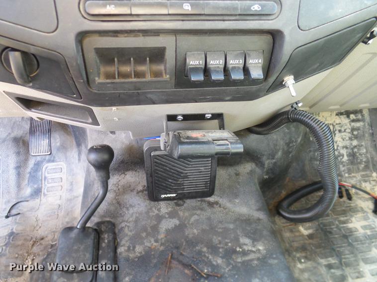 image for item DC2237 2010 Ford F550 SuperCab utility bed truck