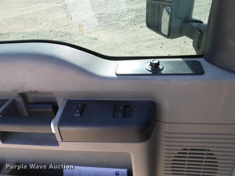 image for item DC2237 2010 Ford F550 SuperCab utility bed truck