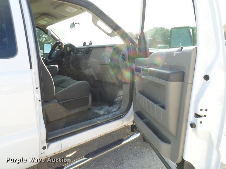 image for item DC2237 2010 Ford F550 SuperCab utility bed truck