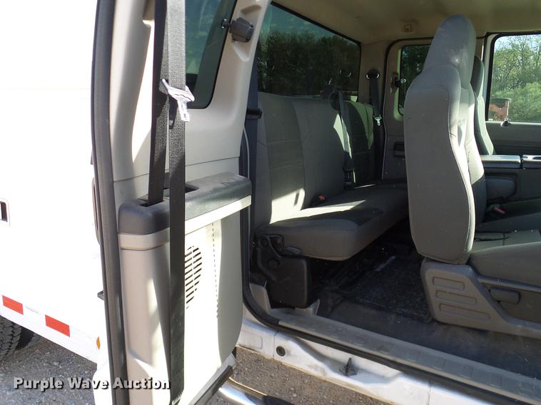 image for item DC2237 2010 Ford F550 SuperCab utility bed truck