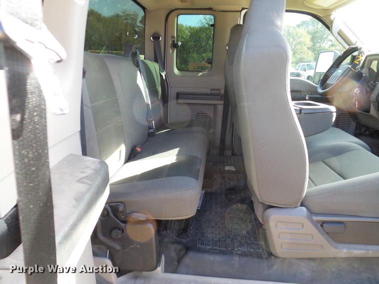 image for item DC2237 2010 Ford F550 SuperCab utility bed truck