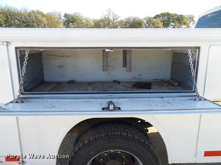 image for item DC2237 2010 Ford F550 SuperCab utility bed truck