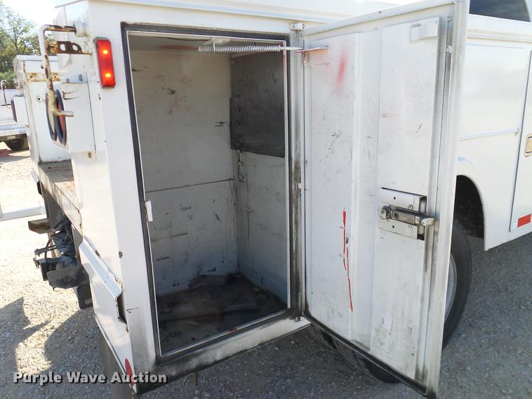 image for item DC2237 2010 Ford F550 SuperCab utility bed truck