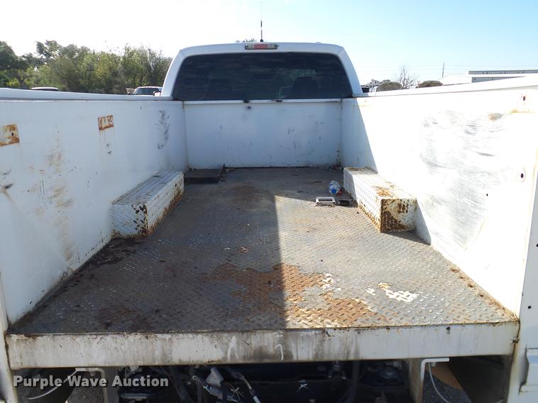 image for item DC2237 2010 Ford F550 SuperCab utility bed truck