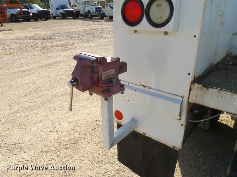 image for item DC2237 2010 Ford F550 SuperCab utility bed truck