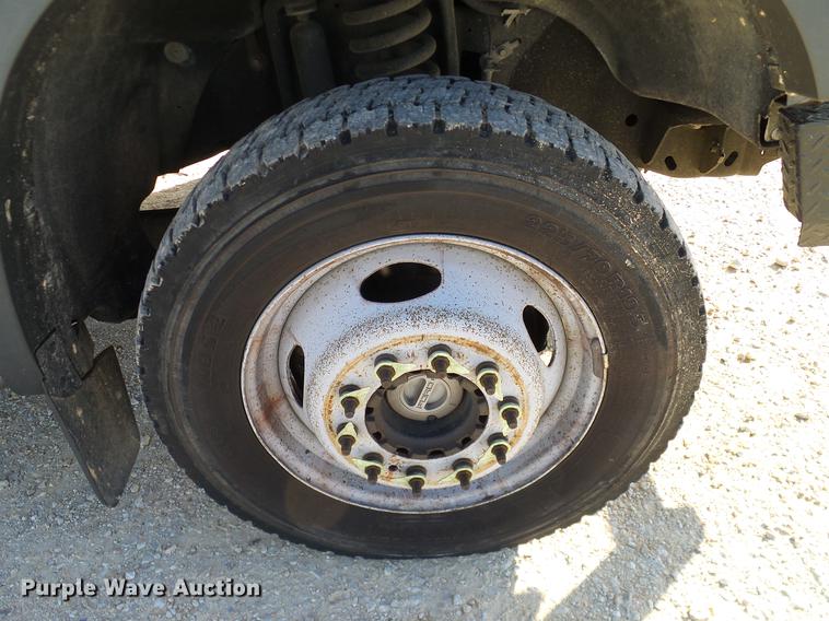 image for item DC2237 2010 Ford F550 SuperCab utility bed truck