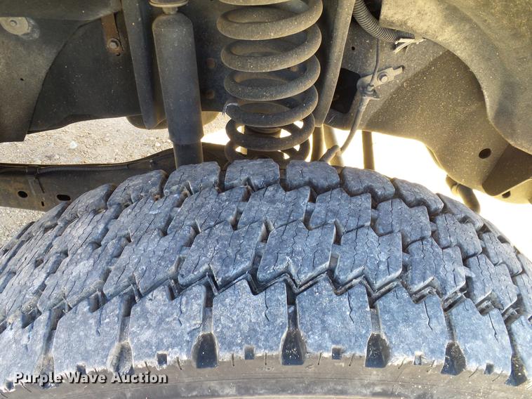 image for item DC2237 2010 Ford F550 SuperCab utility bed truck