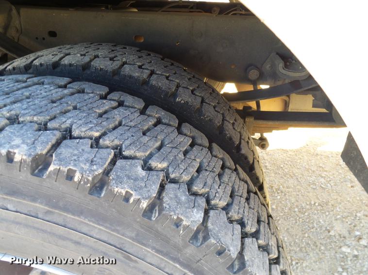 image for item DC2237 2010 Ford F550 SuperCab utility bed truck