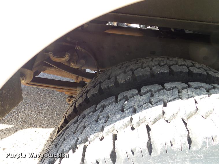 image for item DC2237 2010 Ford F550 SuperCab utility bed truck