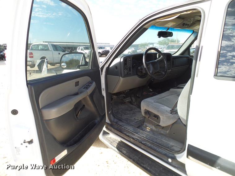 image for item DC2238 2001 Chevrolet Suburban K2500 SUV