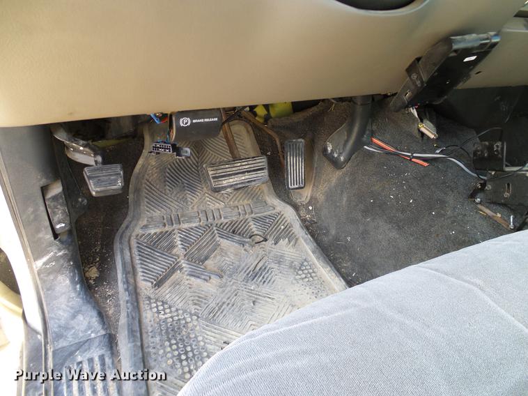 image for item DC2238 2001 Chevrolet Suburban K2500 SUV