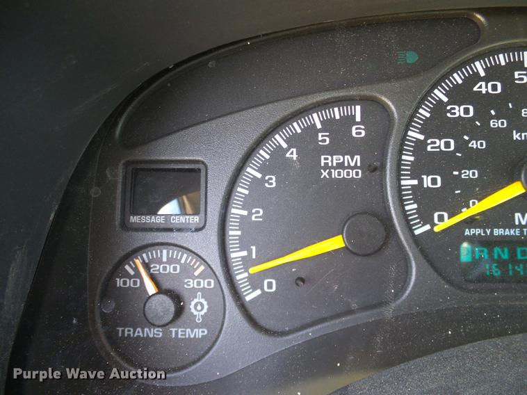 image for item DC2238 2001 Chevrolet Suburban K2500 SUV