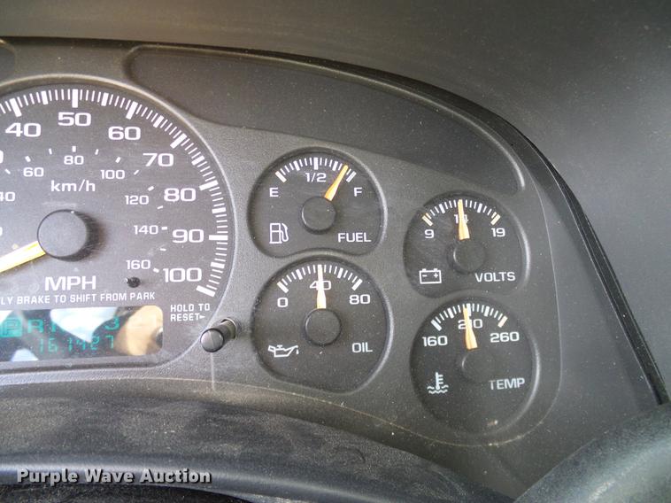 image for item DC2238 2001 Chevrolet Suburban K2500 SUV