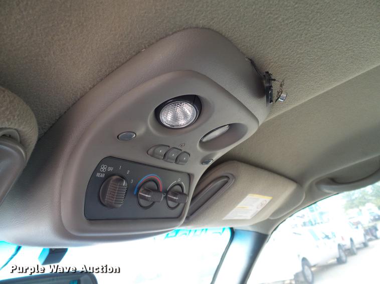 image for item DC2238 2001 Chevrolet Suburban K2500 SUV