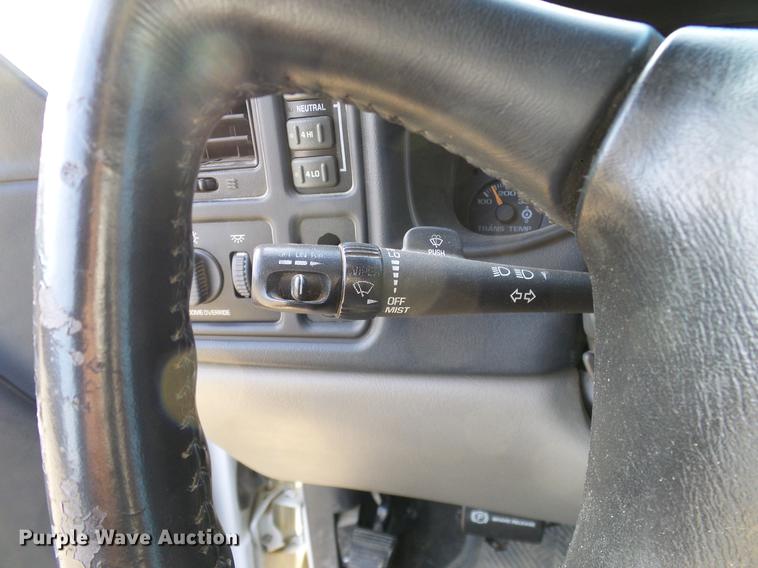 image for item DC2238 2001 Chevrolet Suburban K2500 SUV