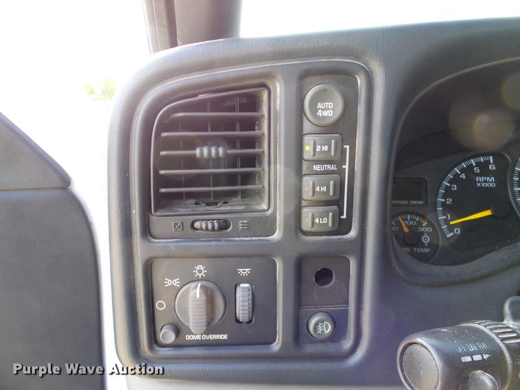 image for item DC2238 2001 Chevrolet Suburban K2500 SUV