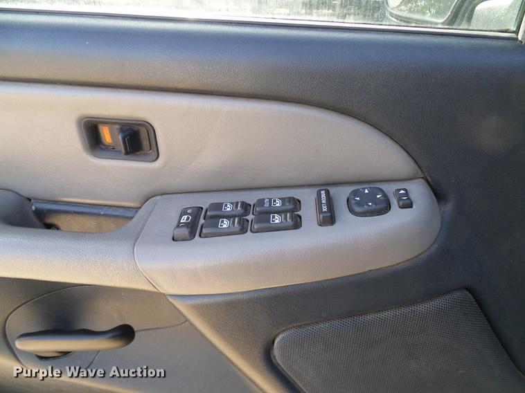 image for item DC2238 2001 Chevrolet Suburban K2500 SUV