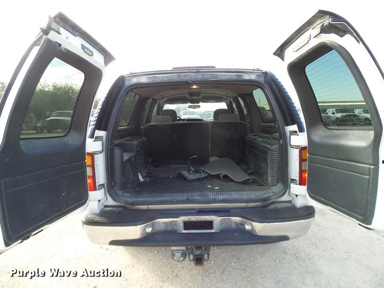 image for item DC2238 2001 Chevrolet Suburban K2500 SUV