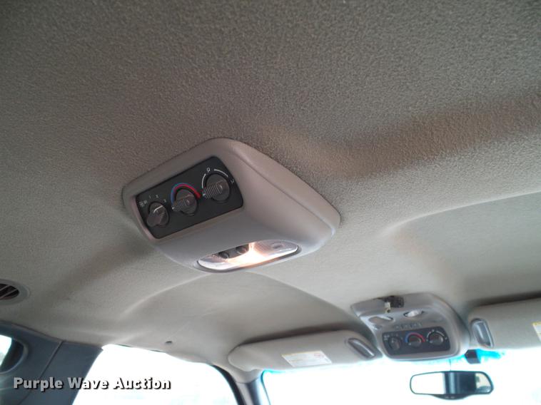 image for item DC2238 2001 Chevrolet Suburban K2500 SUV