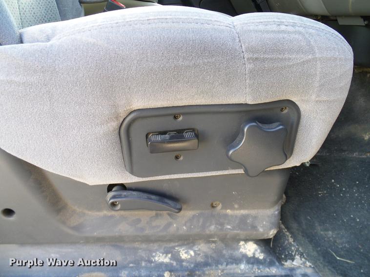 image for item DC2238 2001 Chevrolet Suburban K2500 SUV