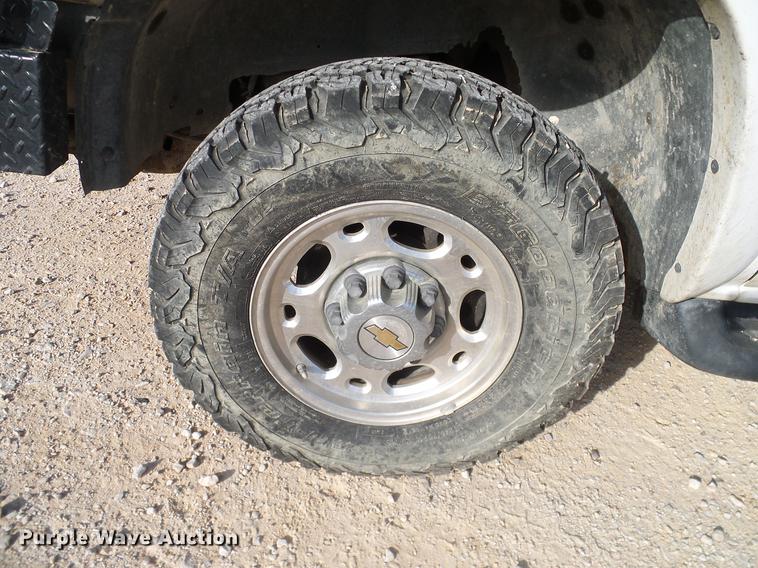 image for item DC2238 2001 Chevrolet Suburban K2500 SUV