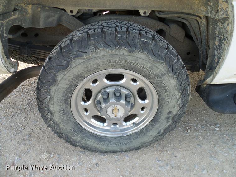 image for item DC2238 2001 Chevrolet Suburban K2500 SUV