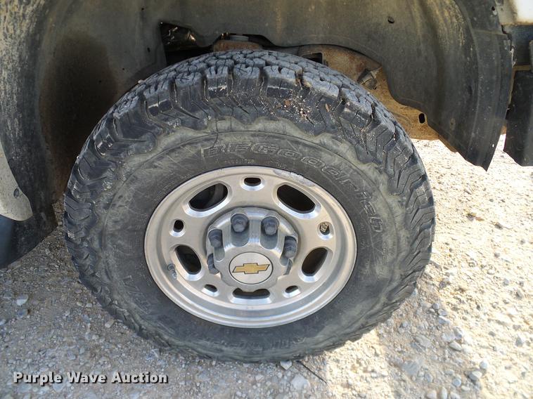 image for item DC2238 2001 Chevrolet Suburban K2500 SUV