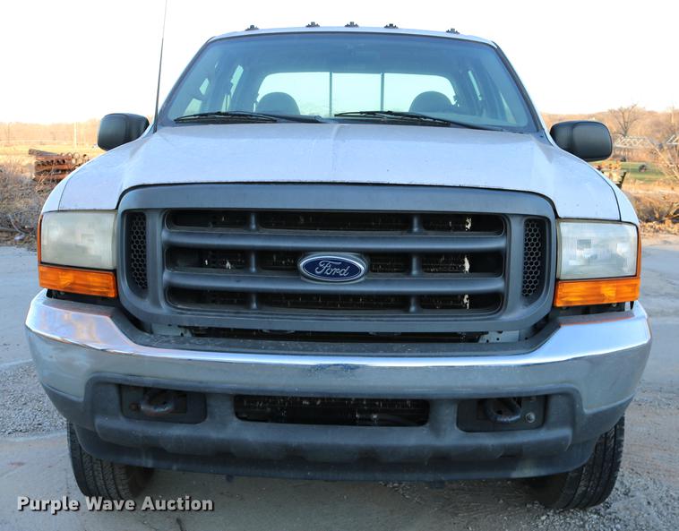 image for item DC3582 2001 Ford F250 Super Duty Crew Cab pickup truck