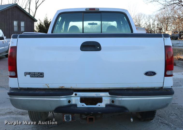image for item DC3582 2001 Ford F250 Super Duty Crew Cab pickup truck
