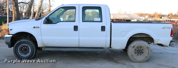 image for item DC3582 2001 Ford F250 Super Duty Crew Cab pickup truck