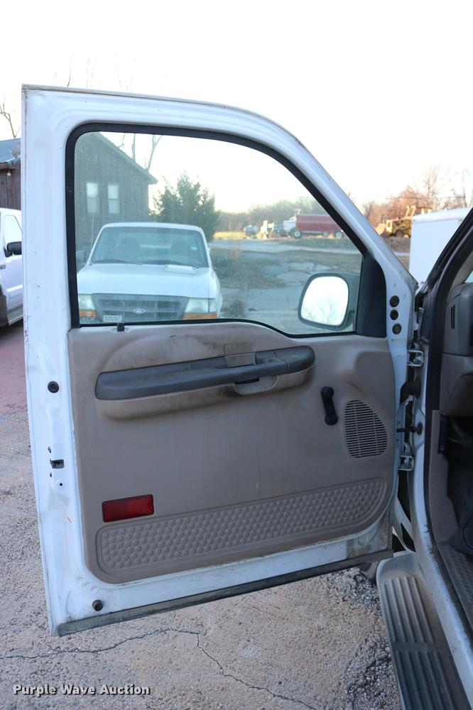 image for item DC3582 2001 Ford F250 Super Duty Crew Cab pickup truck