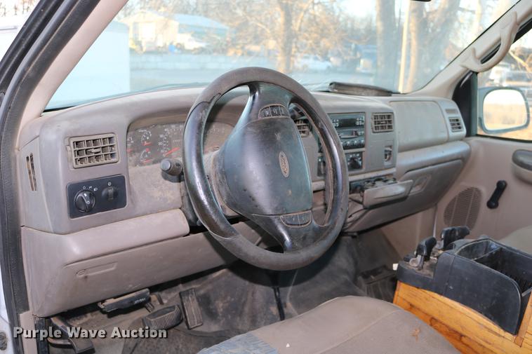 image for item DC3582 2001 Ford F250 Super Duty Crew Cab pickup truck