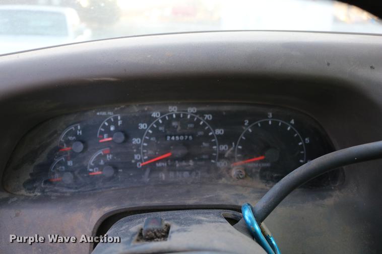 image for item DC3582 2001 Ford F250 Super Duty Crew Cab pickup truck