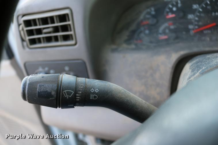 image for item DC3582 2001 Ford F250 Super Duty Crew Cab pickup truck