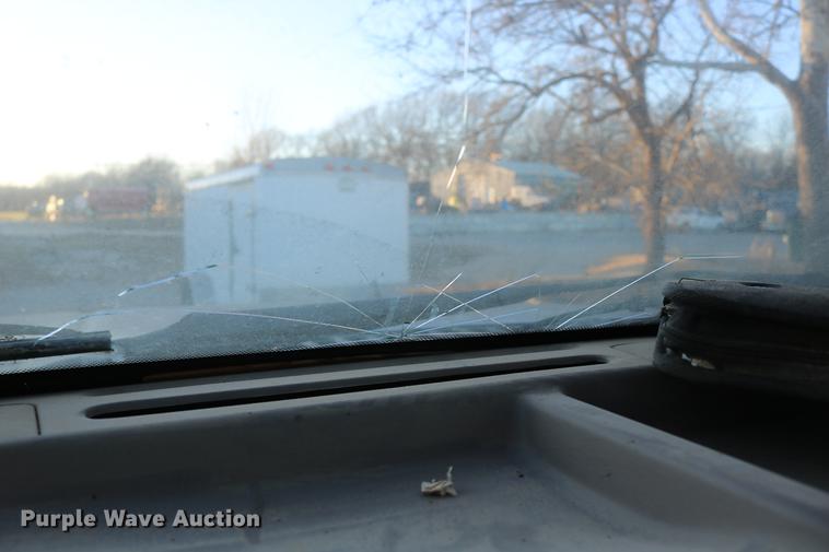 image for item DC3582 2001 Ford F250 Super Duty Crew Cab pickup truck